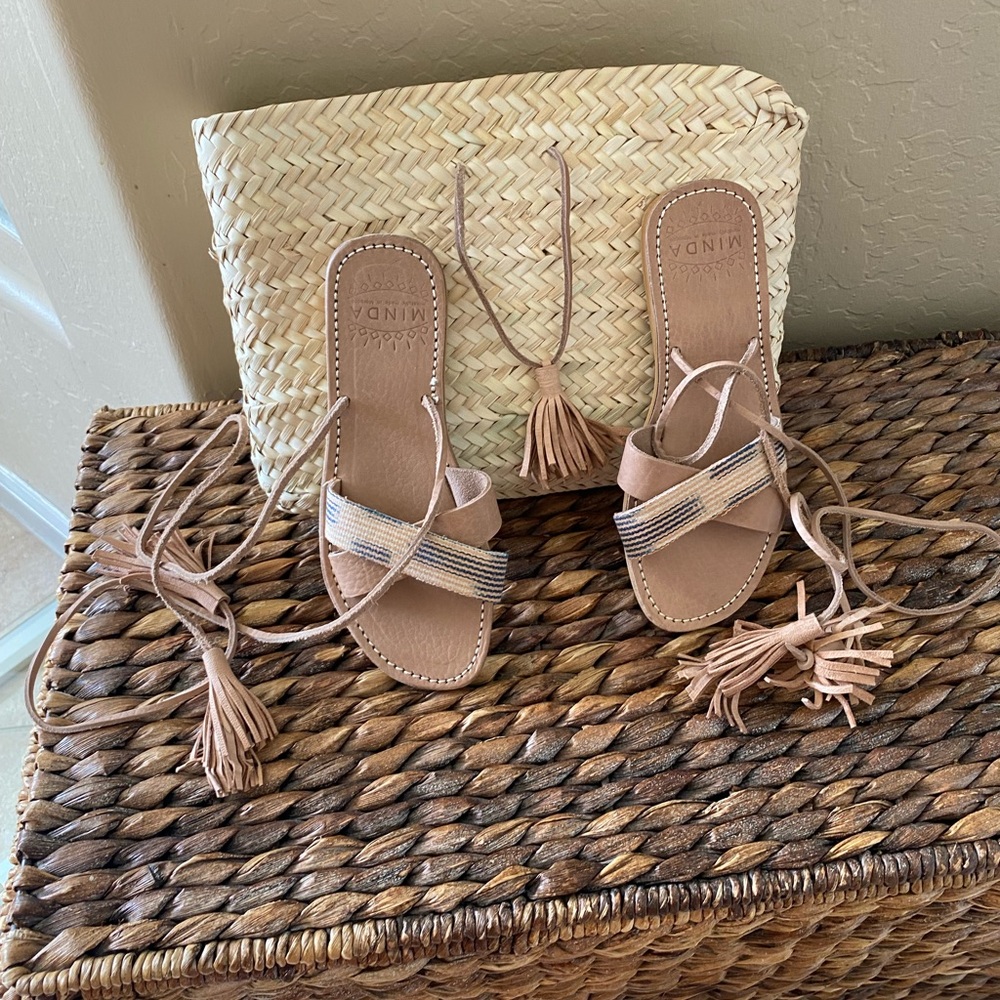 Womens Minda Sandals size 6